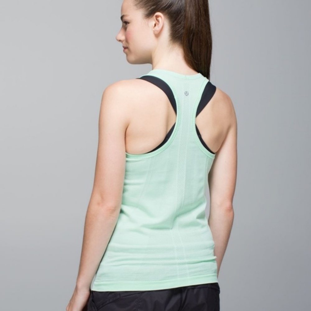 EUC Lululemon Run Swiftly Tech Racerback Size 8